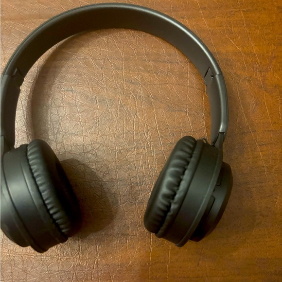 Wireless On-Ear Headphones - Picture 3 of 4